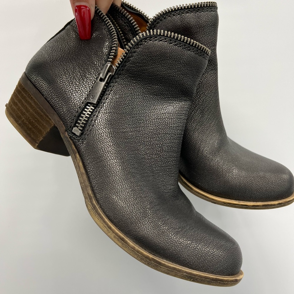 Lucky brand grey leather neutral ankle booties with zipper details